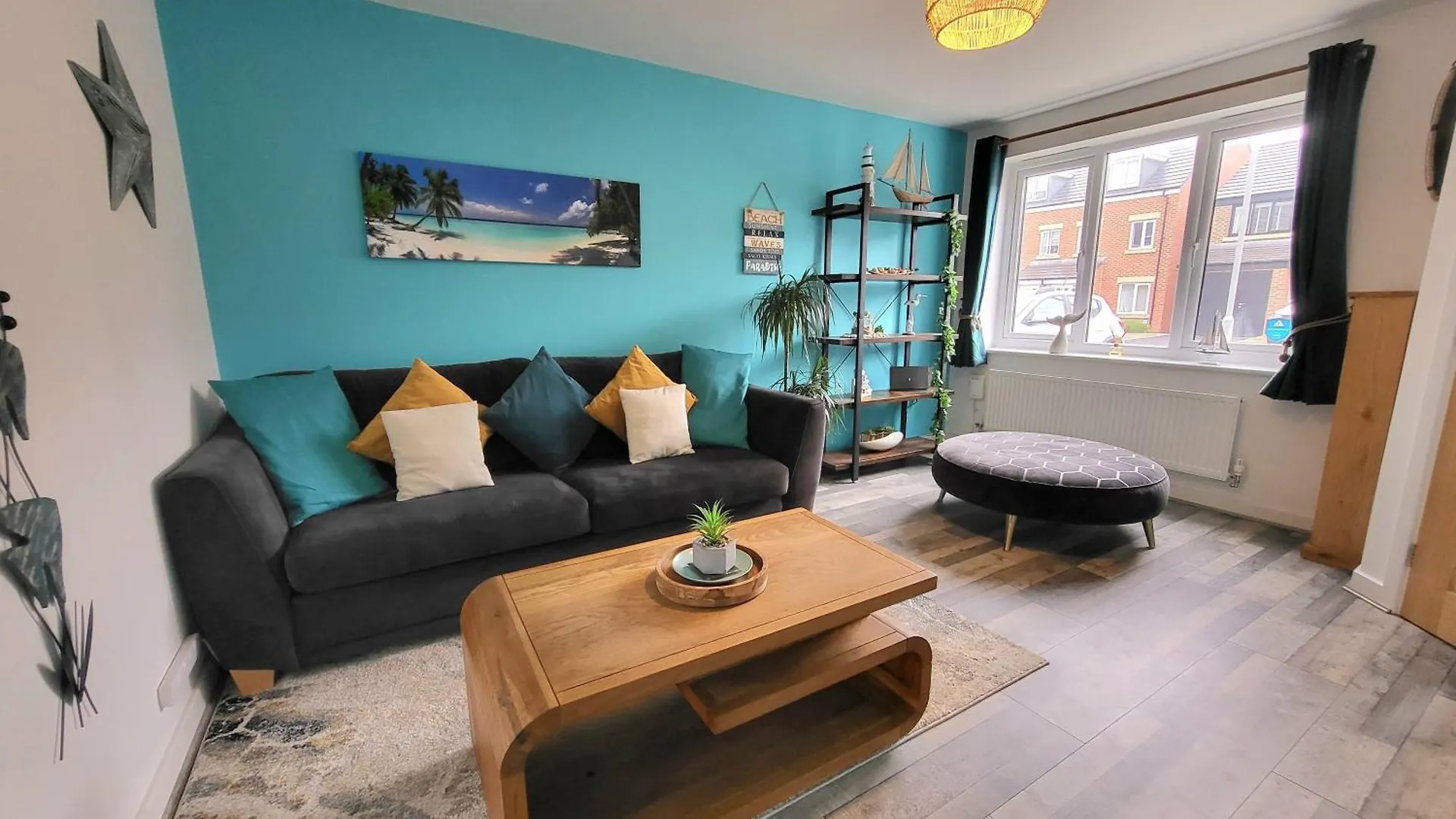 Seaside Beach Themed Home With Garden And Driveway Lytham St Annes Holiday home