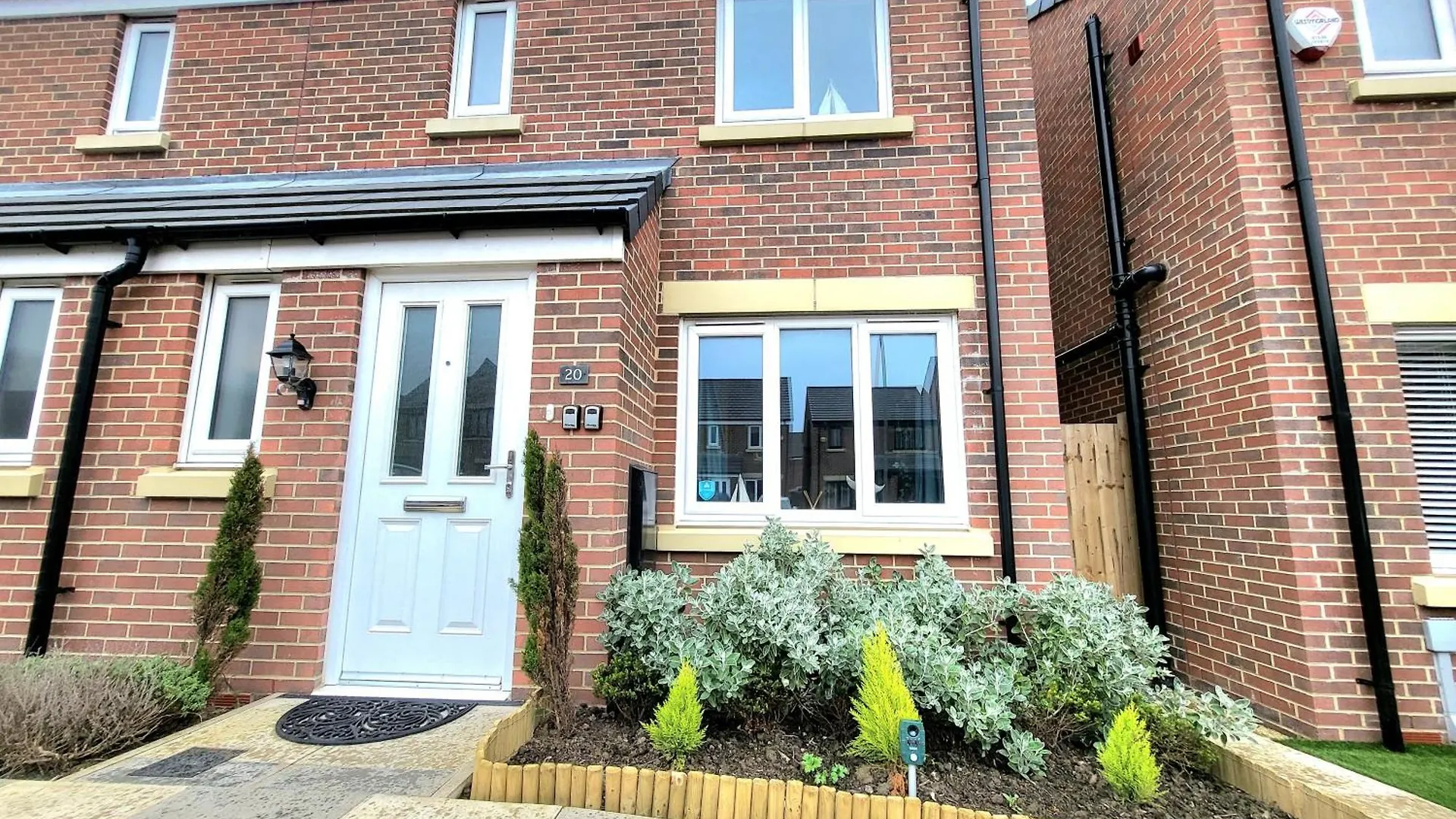 Seaside Beach Themed Home With Garden And Driveway Lytham St Annes 0*,